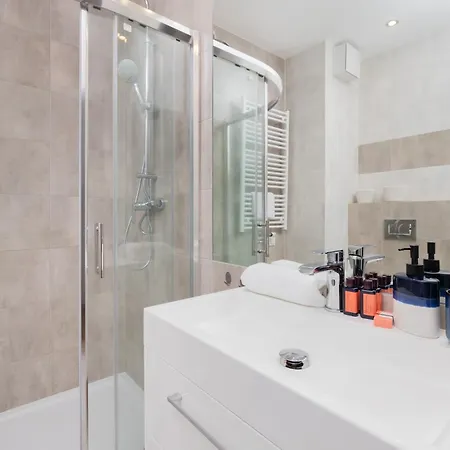 Nowa Grobla Estate Near Starowka By Renters Lägenhet *