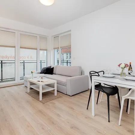 Nowa Grobla Estate Near Starowka By Renters * Gdańsk